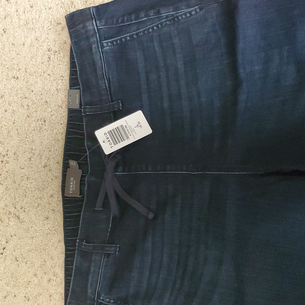 Women's Denim-Style Drawstring Shorts - Picture 2 of 9